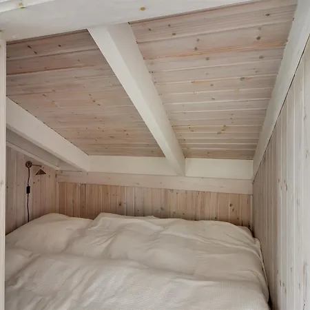 Vakantiehuis Two-bedroom Holiday In Hals